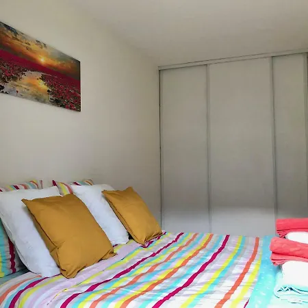F2 Paris 10eme Gare Du Nord - Stade De France - Parking Apartment *