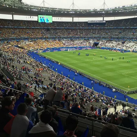 F2 50m2 Paris Gare Du Nord - Stade De France - Parking Appartamento